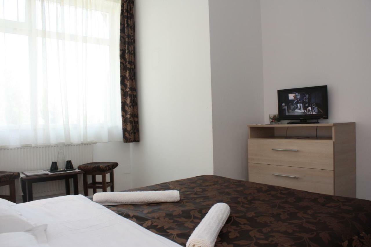 Casa Ianis Hotel บราชอฟ ภายนอก รูปภาพ